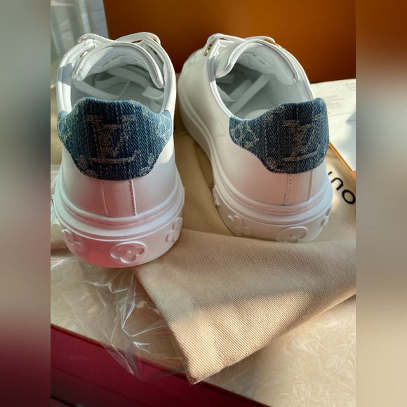 Louis Vuitton Time Out Sneaker - Picture 10 of 12